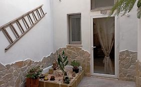 Samele Bed And Breakfast